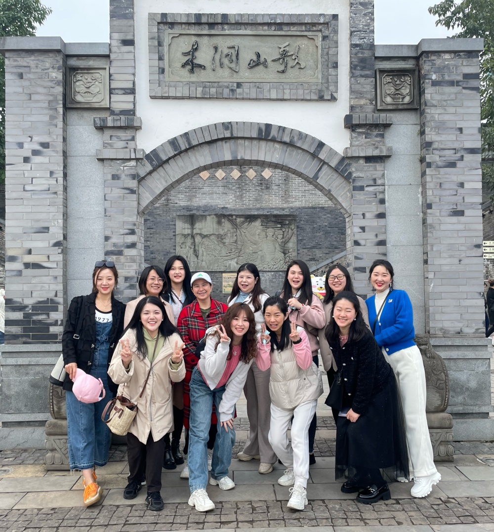 20230309-重慶分公司-張心儀-重慶分公司開展“遇見美麗，多彩生活”的三八婦女節(jié)踏青活動 (1).jpg